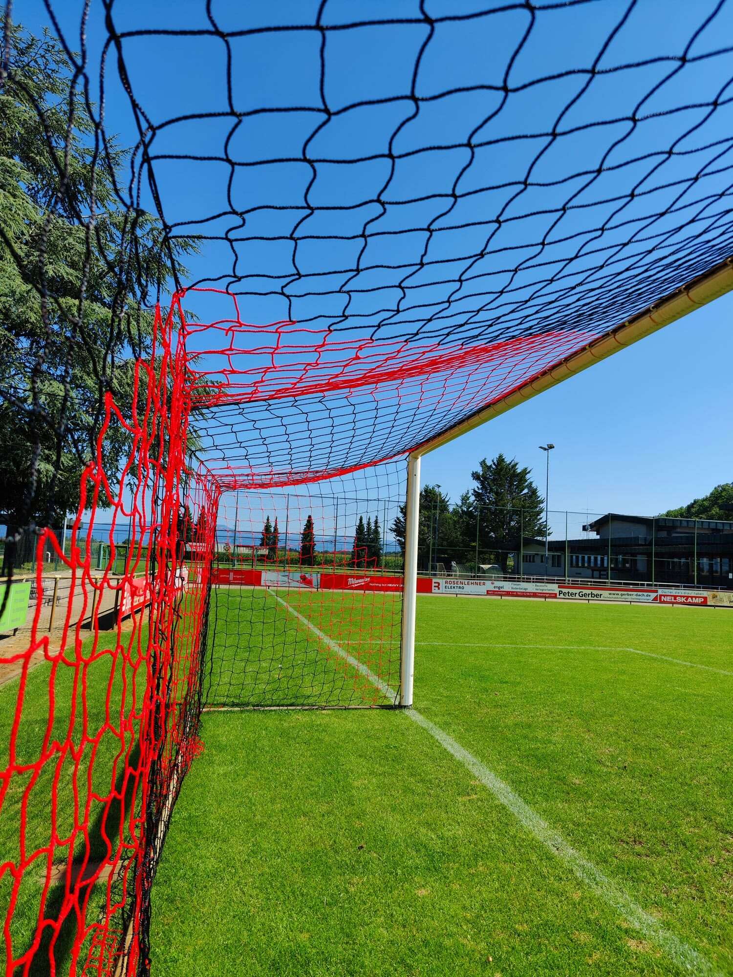 Image du produit : Filet de foot - 7,32 x 2,44 x 2 x 2m - 4mm - NOIR / ROUGE