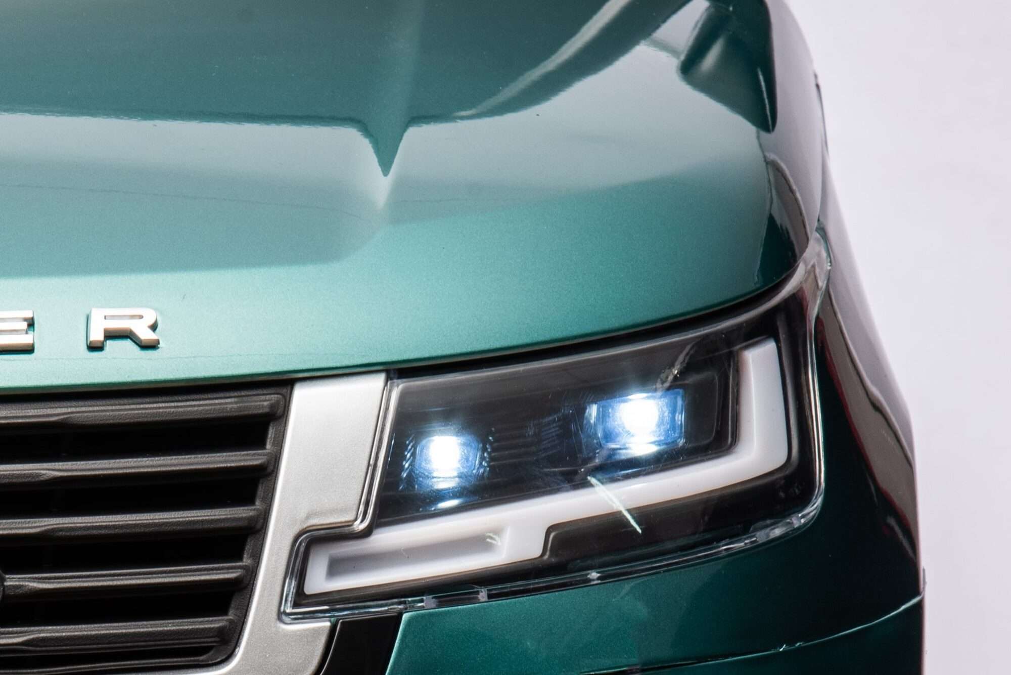 Image du produit : Voiture Électrique Enfant Licensed Range Rover 2022 – Vert Métallisé (3 à 8 ans)
