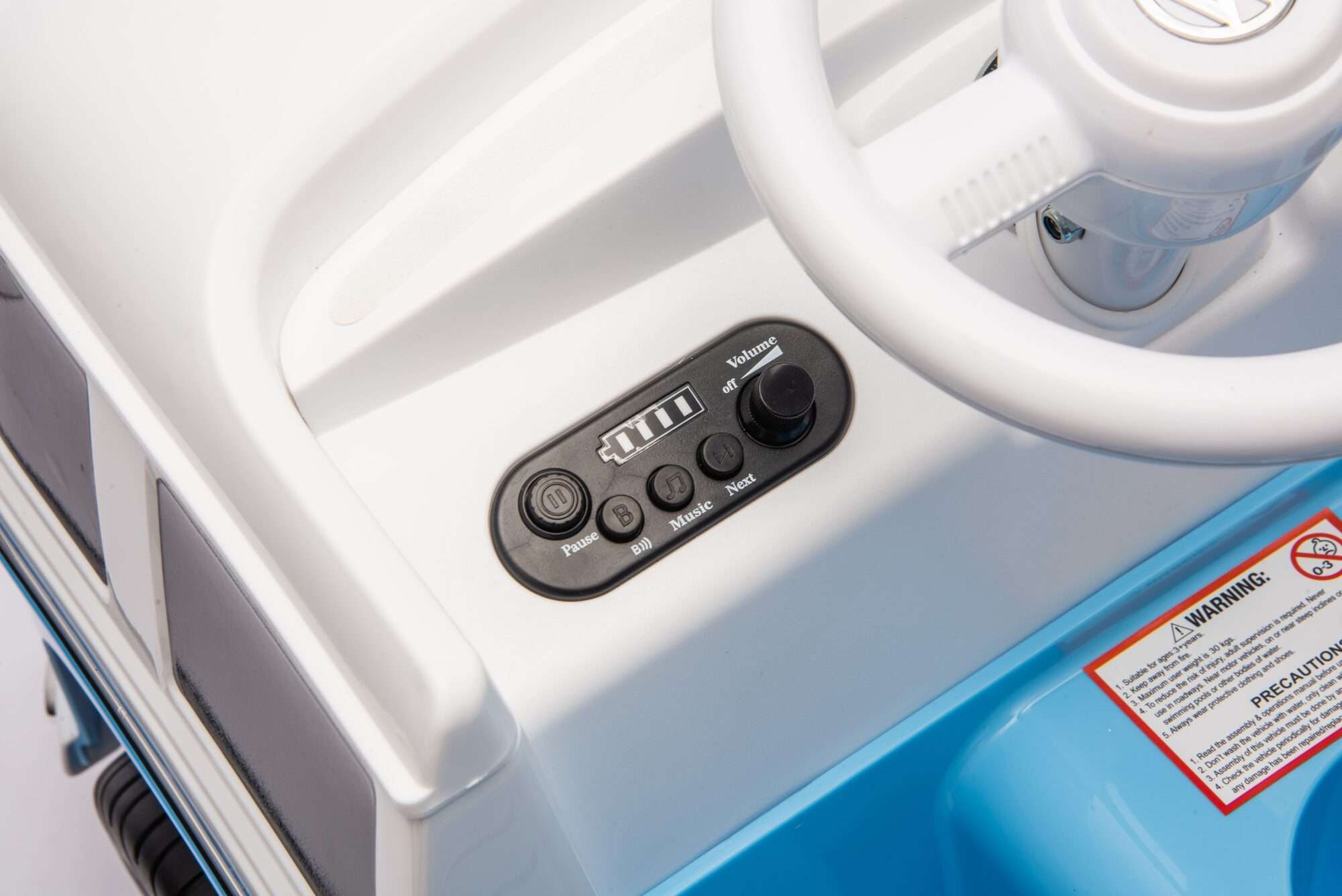 Image du produit : Voiture Électrique pour Enfant Volkswagen Officielle – Bleu & Blanc (3 à 8 ans)