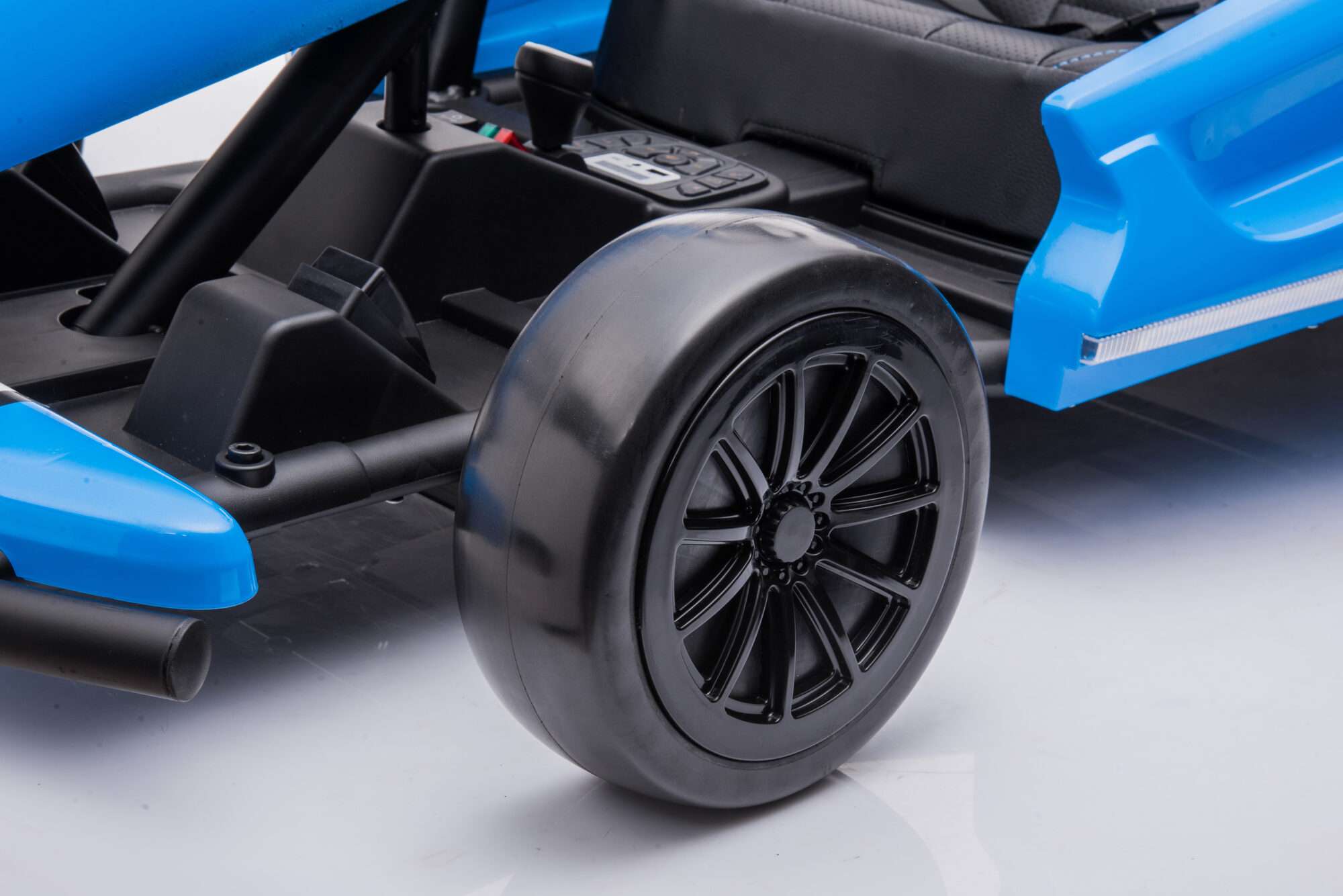 Image du produit : Sports car in Blue color (3-8 years)