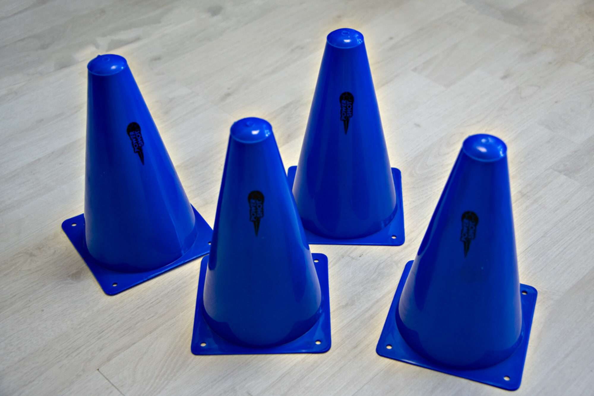 Image du produit : Lot de 4 cônes de délimitation - 23cm - Couleur au choix
